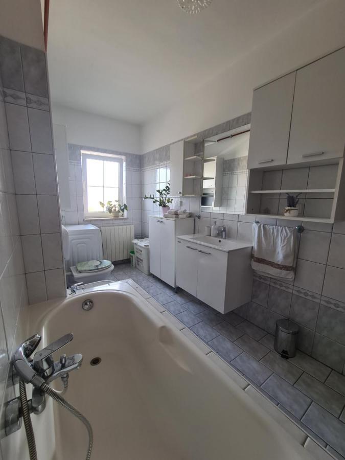 Apartmani Emily Pula Luaran gambar
