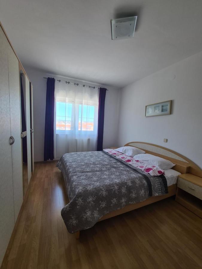 Apartmani Emily Pula Luaran gambar